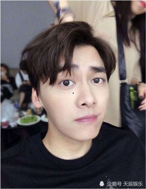 金晨爆料李易峰视频,揭秘背后真相  第2张